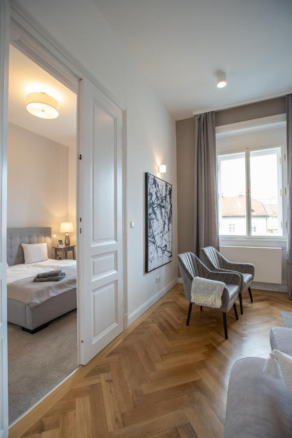 El Gusto Homes Town Sopron Exterior photo